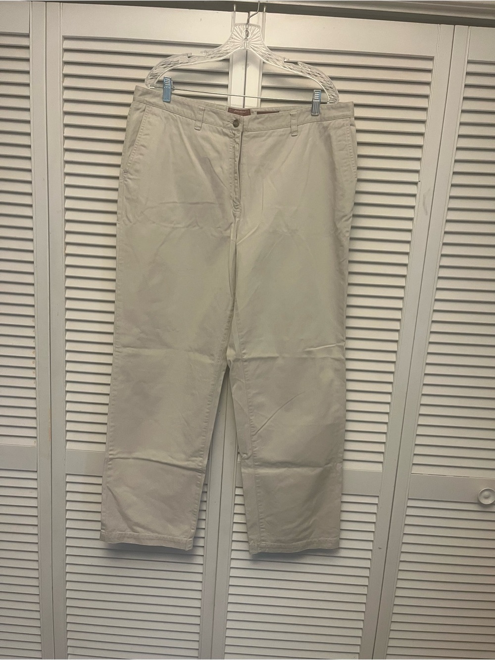 Eddie Bauer Men's Khaki Straight-Leg Chinos - Light Tan